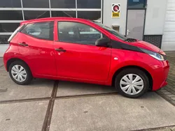 Rood Gebruikt 2018 Toyota Aygo Hatchback | € 9.450 (Eerlijke prijs)
