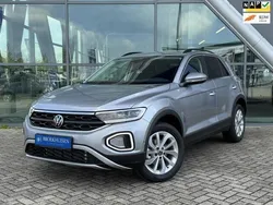 Zilver Nieuw 2025 VW T-Roc Life SUV | € 34.950 (Goede deal)