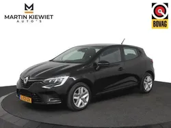 Zwart Gebruikt 2021 Renault Clio V Zen Hatchback | € 12.950 (Eerlijke prijs)