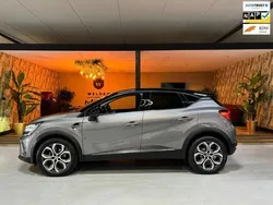 Grijs, metallic lak Gebruikt 2021 Renault Captur Intens SUV | € 19.990 (Goede deal)