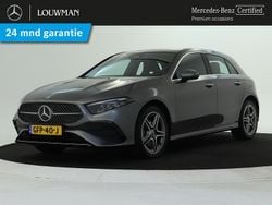 Berggrijs metaalkleur metallic Gebruikt 2024 Mercedes A250 AMG line Hatchback | € 35.950 (Eerlijke prijs)