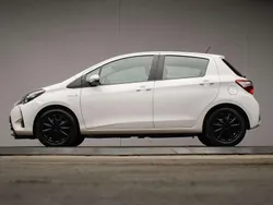Wit Gebruikt 2020 Toyota Yaris Hybrid Active Hatchback | € 14.945 (Goede deal)