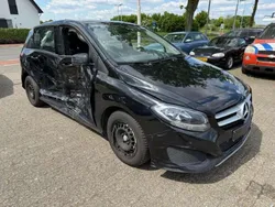 Zwart Gebruikt 2015 Mercedes B180 MPV | € 4.900