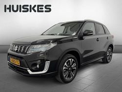 Zwart Gebruikt 2023 Suzuki Vitara Style SUV | € 28.450 (Eerlijke prijs)