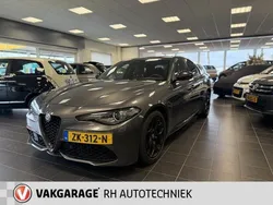 Grijs, metallic lak Gebruikt 2019 Alfa Romeo Giulia Tech Edition Sedan | € 28.950 (Iets duurder)