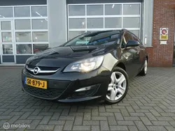 Zwart Gebruikt 2015 Opel Astra Sport Stationwagen | € 7.250 (Eerlijke prijs)