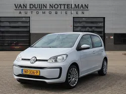 Wit Gebruikt 2017 VW up! move up! Hatchback | € 11.950 (Iets duurder)