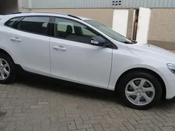 Wit Gebruikt 2017 Volvo V40 CC Stationwagen | € 13.950 (Eerlijke prijs)