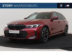 Rood Gebruikt 2025 BMW 330e Executive Stationwagen | € 61.950 (Iets duurder)