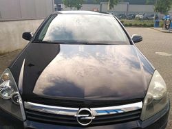 Zwart Gebruikt 2006 Opel Astra Edition Hatchback | € 3.500 (Iets duurder)