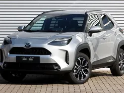 Zilver, metallic lak Nieuw 2025 Toyota Yaris Cross Team SUV | € 32.945 (Eerlijke prijs)