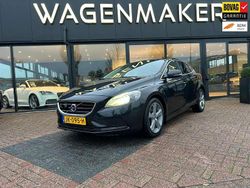 Zwart (metallic) Gebruikt 2012 Volvo V40 Summum Hatchback | € 8.450 (Goede deal)