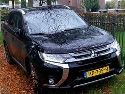 Zwart Gebruikt 2015 Mitsubishi Outlander P-HEV Edition Stationwagen | € 10.500 (Eerlijke prijs)