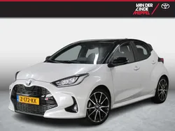 Wit Gebruikt 2023 Toyota Yaris Hybrid Sport Hatchback | € 27.950 (Eerlijke prijs)