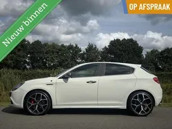 Wit Gebruikt 2015 Alfa Romeo Giulietta Quadrifoglio Verde Hatchback | € 19.950 (Eerlijke prijs)