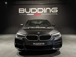 Grijs, metallic lak Gebruikt 2019 BMW 520 Executive Sedan | € 27.950 (Eerlijke prijs)