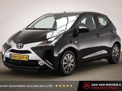 Zwart Gebruikt 2017 Toyota Aygo X-play Hatchback | € 7.450 (Goede deal)