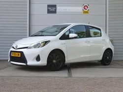 Wit Gebruikt 2014 Toyota Yaris Hybrid Comfort Hatchback | € 9.499 (Duur)