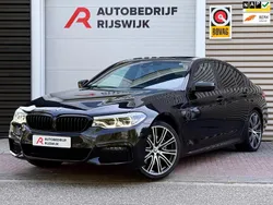 Zwart Gebruikt 2020 BMW 530 iPerformance Sedan | € 32.950 (Eerlijke prijs)