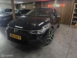 Zwart Gebruikt 2021 VW Golf VIII Style Hatchback | € 19.990 (Goede deal)