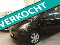 Zwart Gebruikt 2008 Toyota Aygo Hatchback | € 2.499 (Eerlijke prijs)