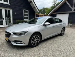 Grijs Gebruikt 2017 Opel Insignia Edition Hatchback | € 13.950 (Goede deal)