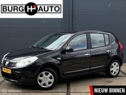 Zwart Gebruikt 2009 Dacia Sandero Lauréate Hatchback | € 1.750 (Eerlijke prijs)