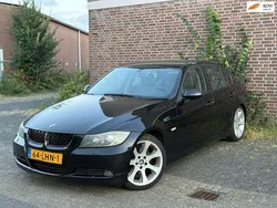 Zwart Gebruikt 2005 BMW 320 Sedan | € 1.445 (Goede deal)