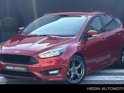 Rood Gebruikt 2018 Ford Focus ST-Line Hatchback | € 13.945 (Eerlijke prijs)