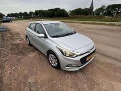 Zilver Gebruikt 2015 Hyundai i20 Hatchback | € 6.600 (Goede deal)