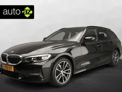 Zwart Gebruikt 2021 BMW 318 Sport Line Stationwagen | € 25.900 (Eerlijke prijs)