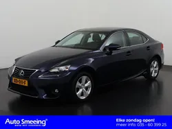 Blauw Gebruikt 2015 Lexus IS300h Sedan | € 14.934 (Eerlijke prijs)