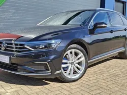 Zwart Gebruikt 2020 VW Passat GTE Stationwagen | € 22.749 (Eerlijke prijs)