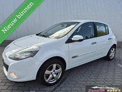 Wit Gebruikt 2010 Renault Clio II Business Hatchback | € 2.499 (Eerlijke prijs)