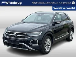 Zwart Gebruikt 2022 VW T-Roc Style SUV | € 24.950 (Eerlijke prijs)