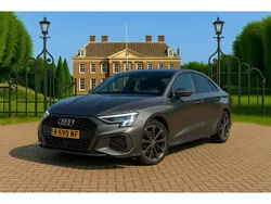 Grijs Gebruikt 2022 Audi A3 S-Line Sedan | € 21.900 (Goede deal)