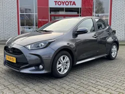 Grijs Gebruikt 2024 Toyota Yaris Active Hatchback | € 22.900 (Eerlijke prijs)