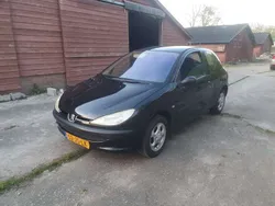 Zwart Gebruikt 2002 Peugeot 206 Hatchback | € 600 (Goede deal)