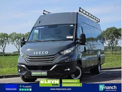 Zwart Gebruikt 2023 Iveco Daily Van | € 30.950