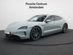 Groen, metallic lak Gebruikt 2024 Porsche Taycan Sport Sedan | € 121.655