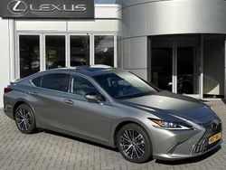 Grijs Gebruikt 2023 Lexus ES300H Business Edition Sedan | € 42.900 (Super prijs)