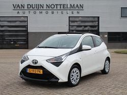 Wit Gebruikt 2019 Toyota Aygo X-play Hatchback | € 12.950 (Eerlijke prijs)