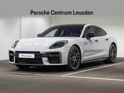 Ijsgrijs metallic Nieuw 2024 Porsche Panamera Turbo E-Hybrid Sedan | € 249.254