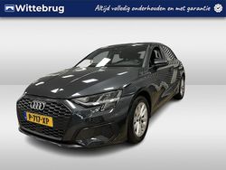Grijs, metallic lak Gebruikt 2022 Audi A3 Sportback Proline Hatchback | € 23.450 (Eerlijke prijs)