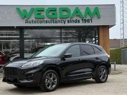 Zwart, metallic lak Gebruikt 2023 Ford Kuga ST-Line X SUV | € 32.870 (Eerlijke prijs)