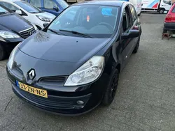 Zwart Gebruikt 2008 Renault Clio II Dynamique Hatchback | € 1.450 (Eerlijke prijs)