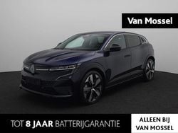 Bleu nocturne rre (donker blauw) Gebruikt 2024 Renault Megane E-Tech Techno Hatchback | € 27.430 (Goede deal)