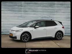 Wit (metallic) Gebruikt 2020 VW ID.3 Hatchback | € 15.750 (Eerlijke prijs)