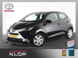 Zwart Gebruikt 2017 Toyota Aygo X-play Hatchback | € 8.495 (Goede deal)