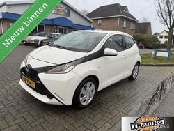 Wit Gebruikt 2014 Toyota Aygo X-play Hatchback | € 4.999 (Goede deal)